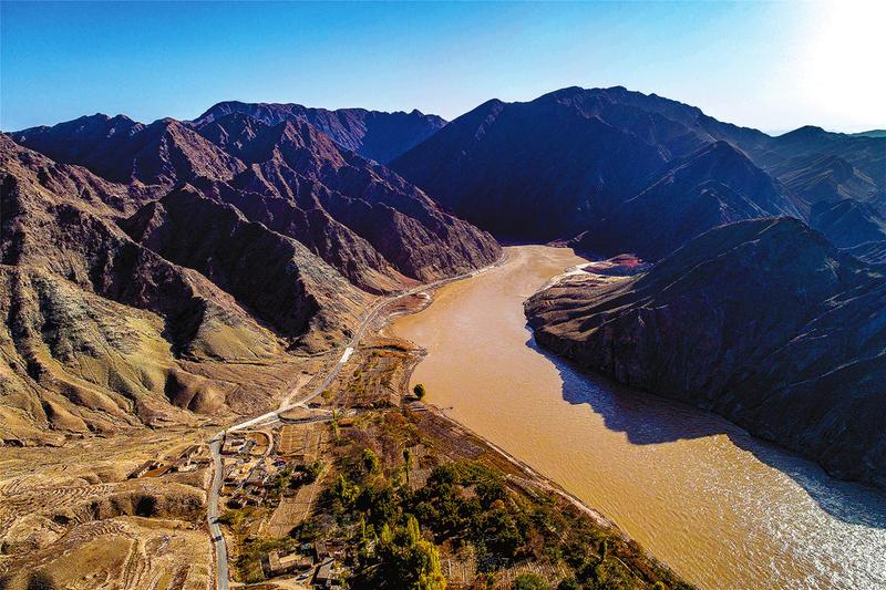 壶口瀑布已是天下闻名,可知道龙王辿(读"chān)的却不多